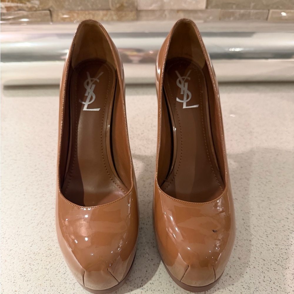 AUTHENTIC Saint Laurent Nude Heel